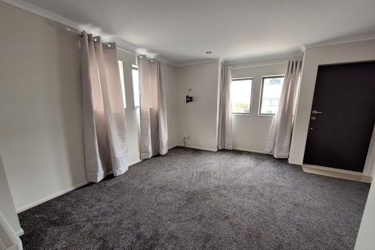 Photo of property in 11/4 Wallson Crescent, Wiri, Auckland, 2104