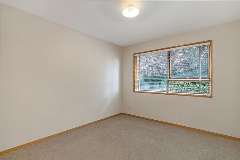 Photo of property in 12 Lomax Place, Islington, Christchurch, 8042