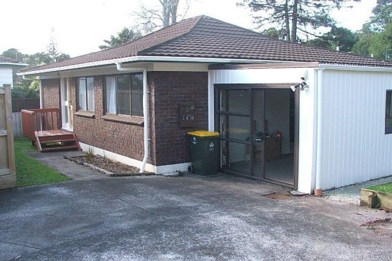 Photo of property in 2/24 John Gill Road, Shelly Park, Auckland, 2014