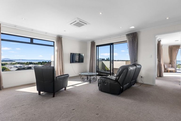 Photo of property in 16 Parkland Rise, Omokoroa, 3114