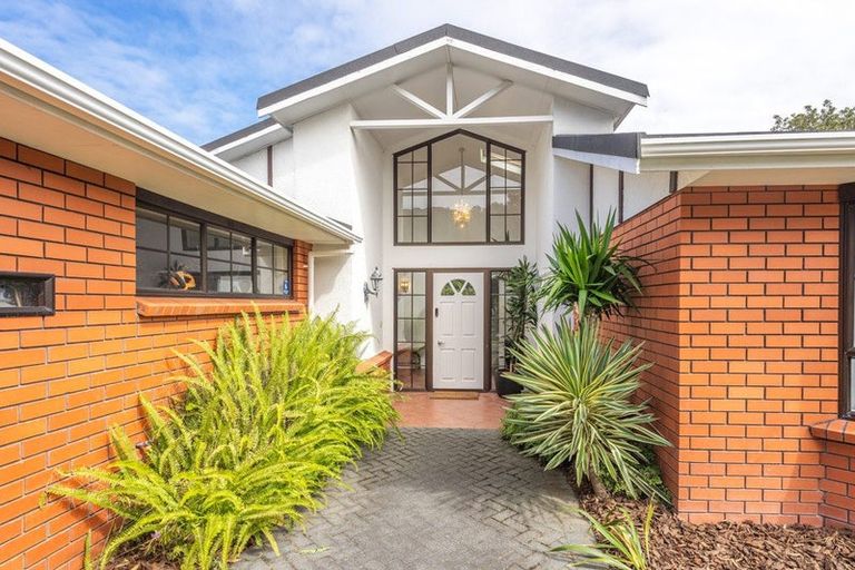 Photo of property in 20 Awanui Drive, Waikanae, 5036