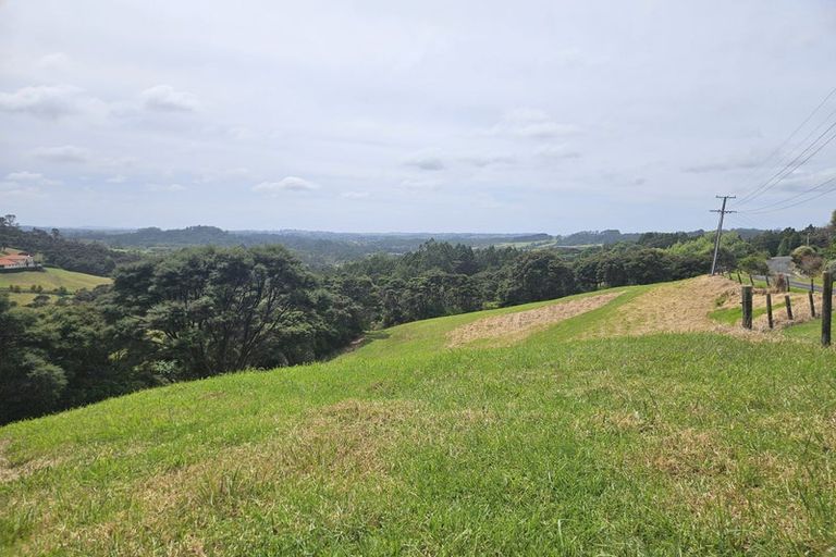 Photo of property in 216 Three Oaks Drive, Dairy Flat, 0794