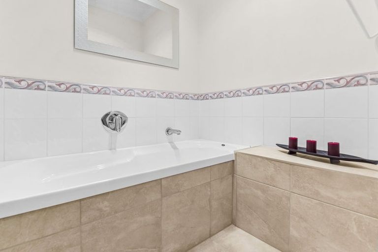 Photo of property in 8 Jelas Road, Red Beach, 0932