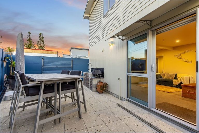 Photo of property in 5 Beach Road, Plimmerton, Porirua, 5026