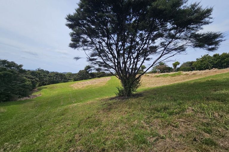 Photo of property in 216 Three Oaks Drive, Dairy Flat, 0794