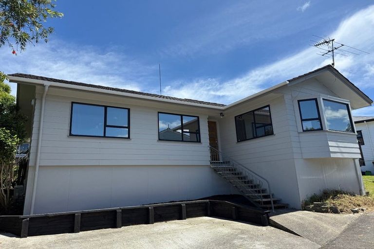 Photo of property in 8 Landow Place, Henderson, Auckland, 0612