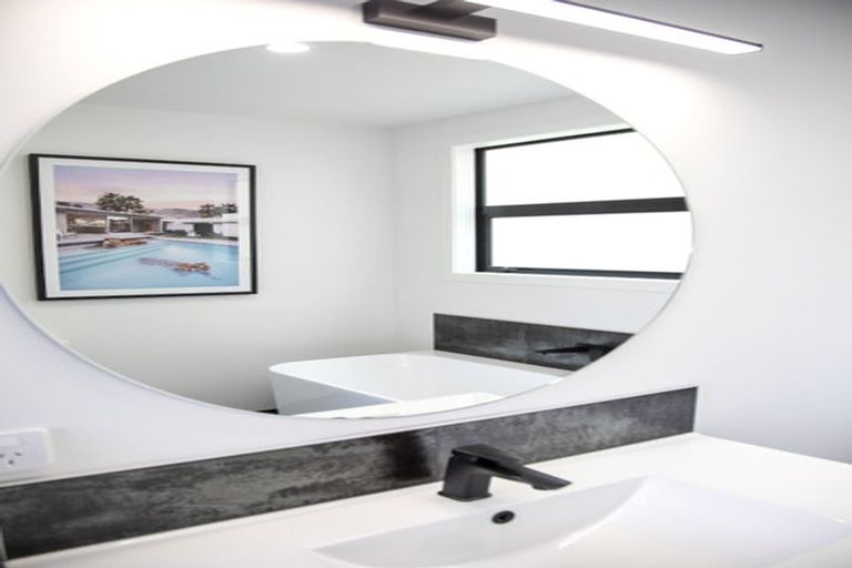 Photo of property in 8 Orite Drive, Welbourn, New Plymouth, 4310