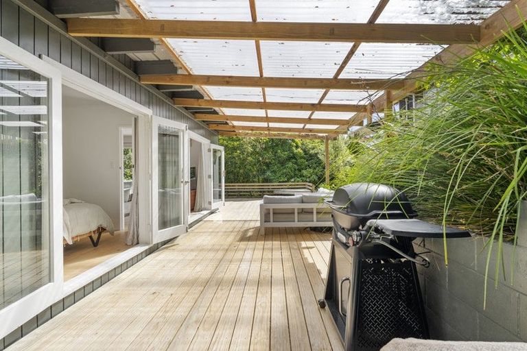 Photo of property in 2/14 Glenbush Place, Birkenhead, Auckland, 0626