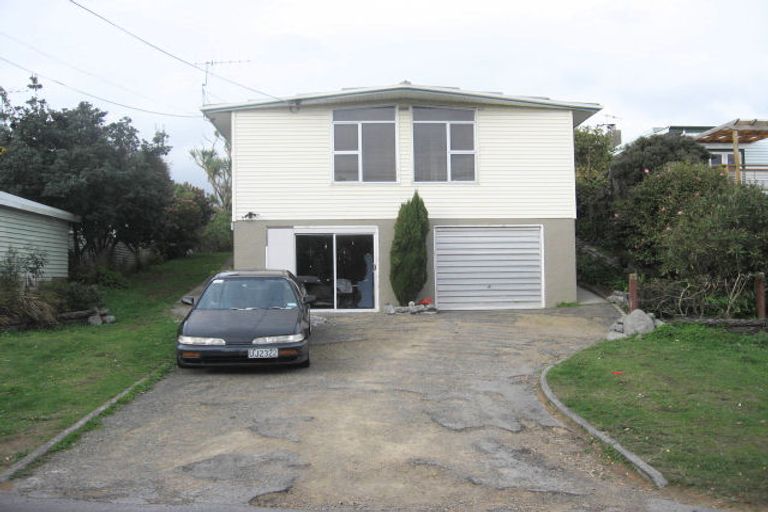 Photo of property in 120 Renown Road, Raumati South, Paraparaumu, 5032