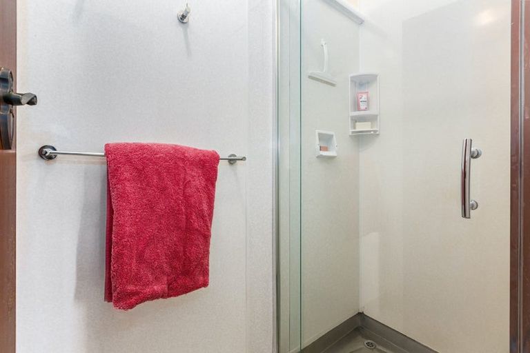 Photo of property in 71 Oriel Avenue, Tawa, Wellington, 5028