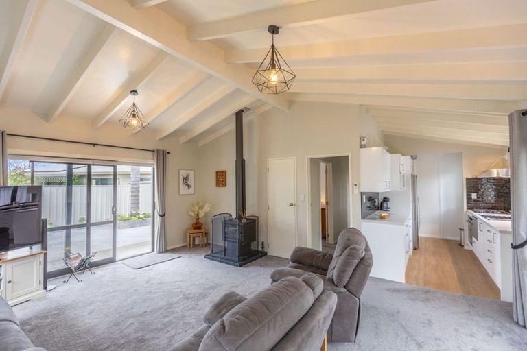 Photo of property in 2/832 Cook Place, Raureka, Hastings, 4120