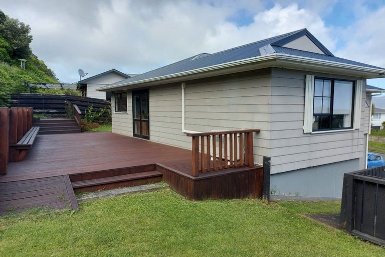 Photo of property in 11 Marne Grove, Waitangirua, Porirua, 5024