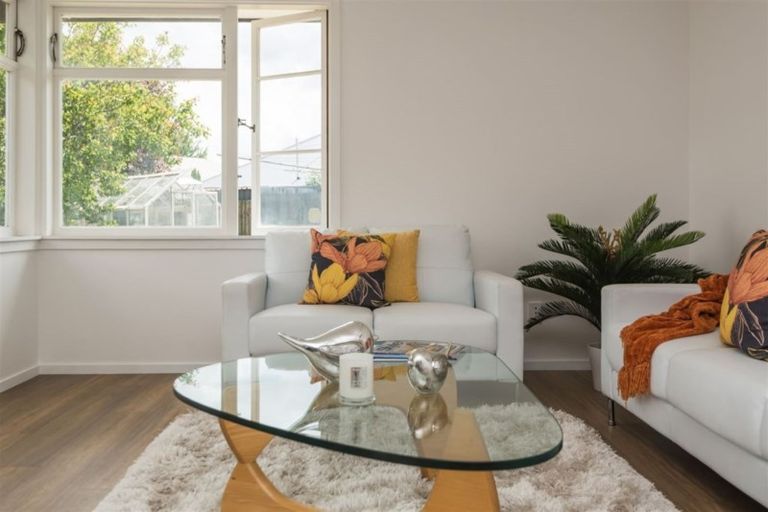 Photo of property in 7 Winnipeg Place, Wainoni, Christchurch, 8061