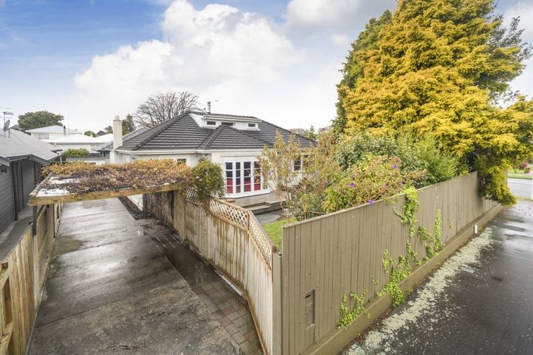 Photo of property in 265 Victoria Avenue, Hokowhitu, Palmerston North, 4410