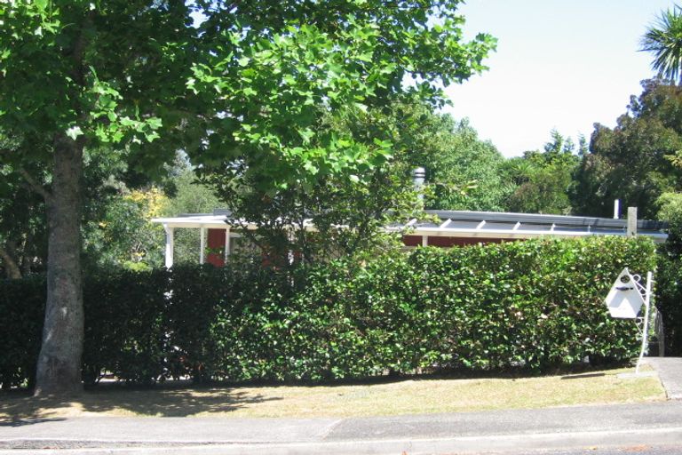 Photo of property in 9 Gladys Avenue, Glenfield, Auckland, 0629