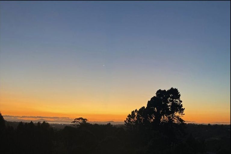 Photo of property in 1176 Scenic Drive North, Swanson, Auckland, 0816