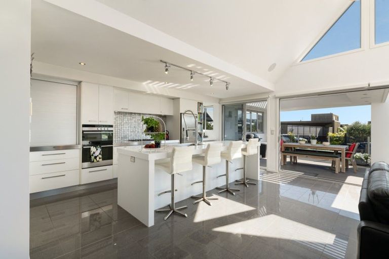 Photo of property in 116 Karewa Parade, Papamoa Beach, Papamoa, 3118