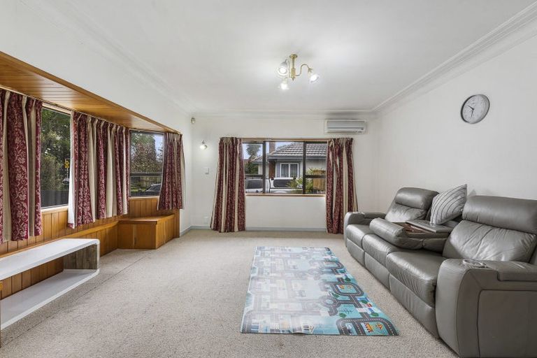 Photo of property in 16 Willis Road, Papakura, 2110