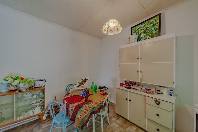 Photo of property in 19 Main Street, Hospital Hill, Napier, 4110