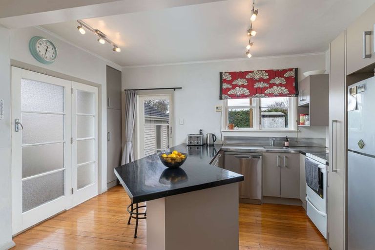 Photo of property in 17 Lansdowne Crescent, Lansdowne, Masterton, 5810