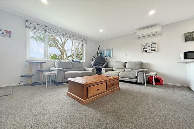 Photo of property in 1 Admiralty Street, Crofton Downs, Wellington, 6035