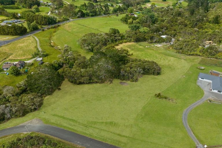 Photo of property in 11 Redvale Rise, Redvale, Auckland, 0794