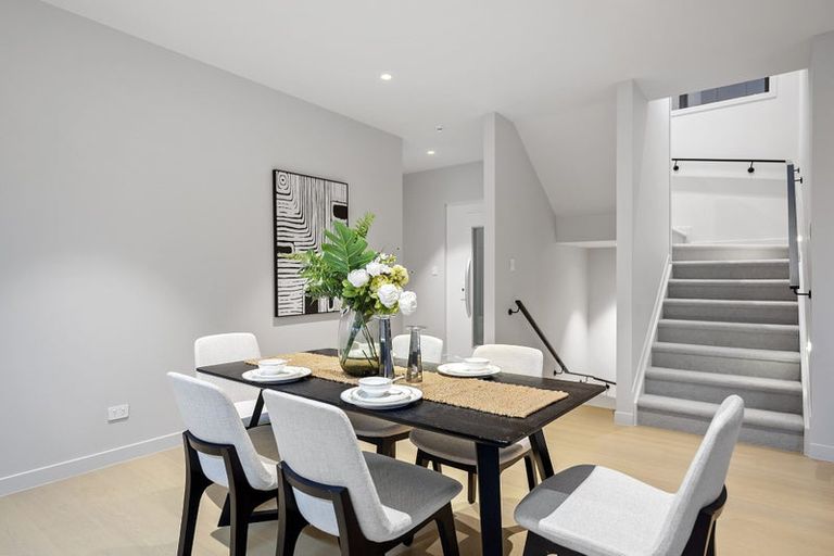 Photo of property in 201d Hurstmere Road, Takapuna, Auckland, 0622