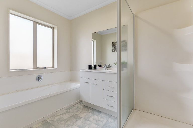 Photo of property in 2 Wentworth Drive, Rototuna North, Hamilton, 3210