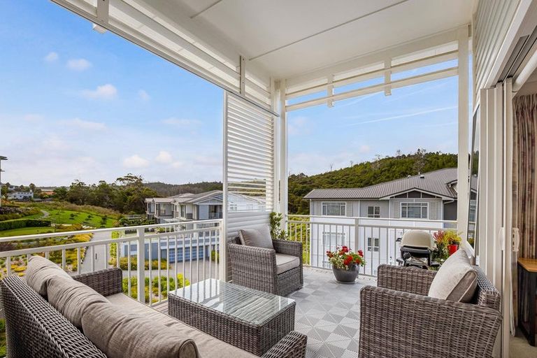 Photo of property in 112 Panorama Heights, Orewa, 0931