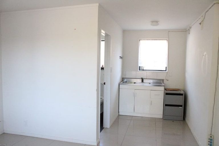 Photo of property in 1/18 Kenwick Place, Burswood, Auckland, 2013
