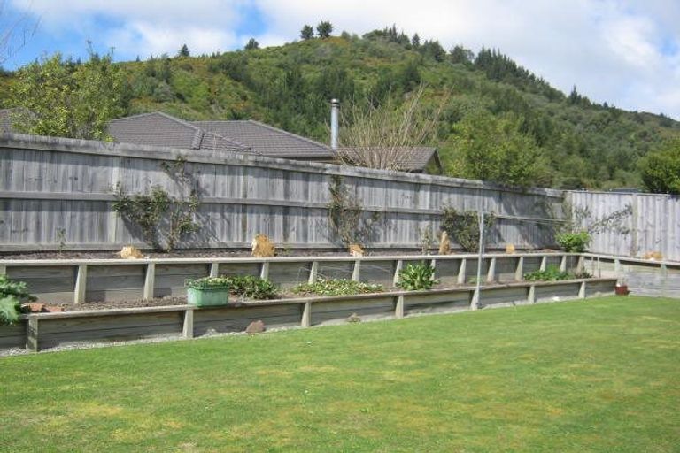 Photo of property in 5 Weka Place, Picton, 7220