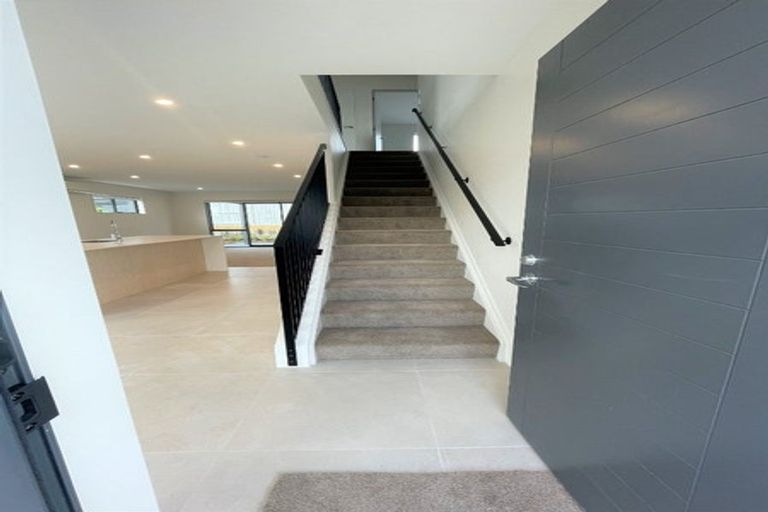 Photo of property in 17 Whimbrel Road, Flat Bush, Auckland, 2019