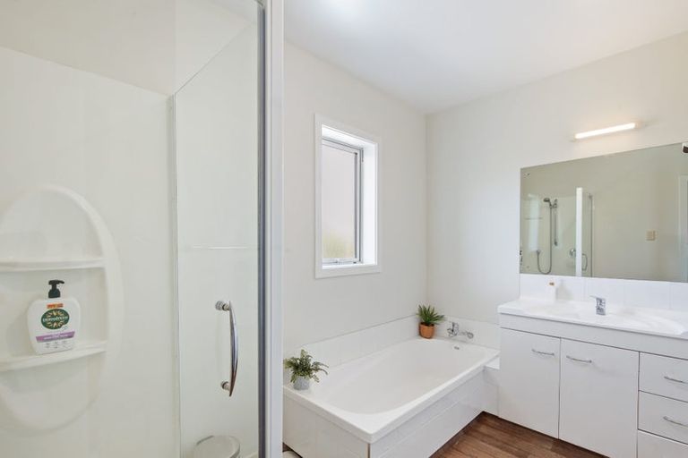 Photo of property in 4b Canberra Place, Redwood, Christchurch, 8051