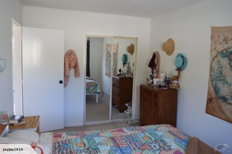 Photo of property in 5/100 Lyall Parade, Lyall Bay, Wellington, 6022