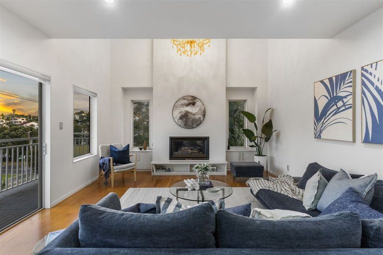 Photo of property in 26 Seaview Road, Castor Bay, Auckland, 0620