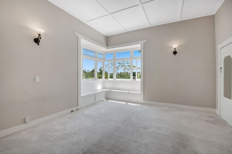 Photo of property in 14 Tiri Road, Manly, Whangaparaoa, 0930