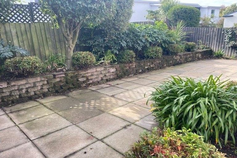 Photo of property in 32 Oakford Close, Riccarton, Christchurch, 8011