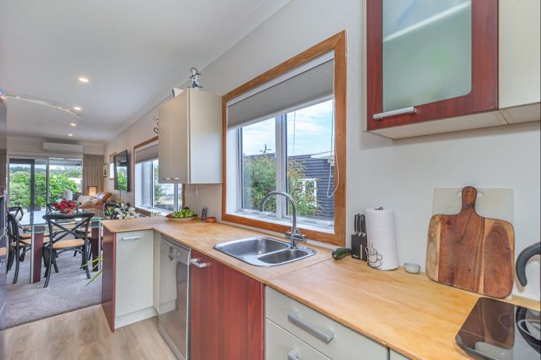 Photo of property in 72 Koputara Road, Himatangi Beach, Foxton, 4891