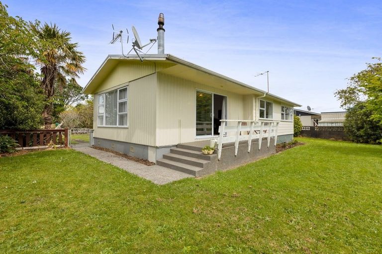 Photo of property in 8 Karaka Street, Inglewood, 4330