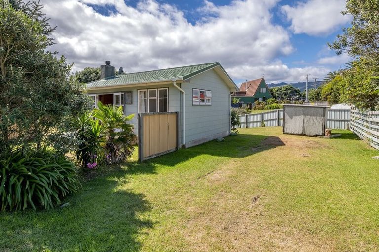 Photo of property in 40 Field Way, Waikanae Beach, Waikanae, 5036