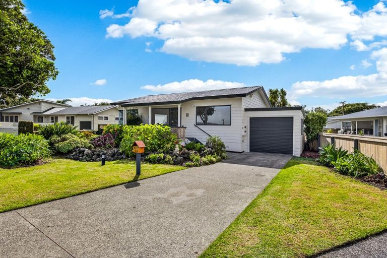 Photo of property in 32b Kiwi Esplanade, Mangere Bridge, Auckland, 2022