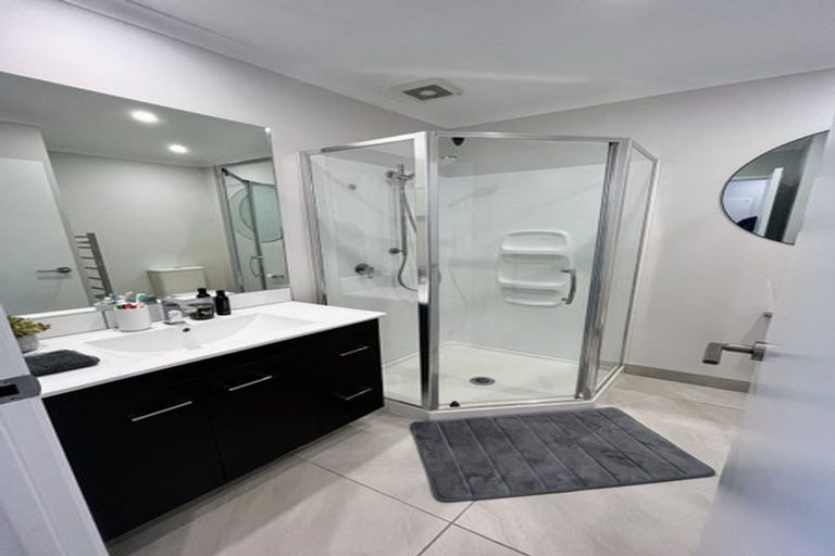 Photo of property in 66 Mapou Road, Hobsonville, Auckland, 0616