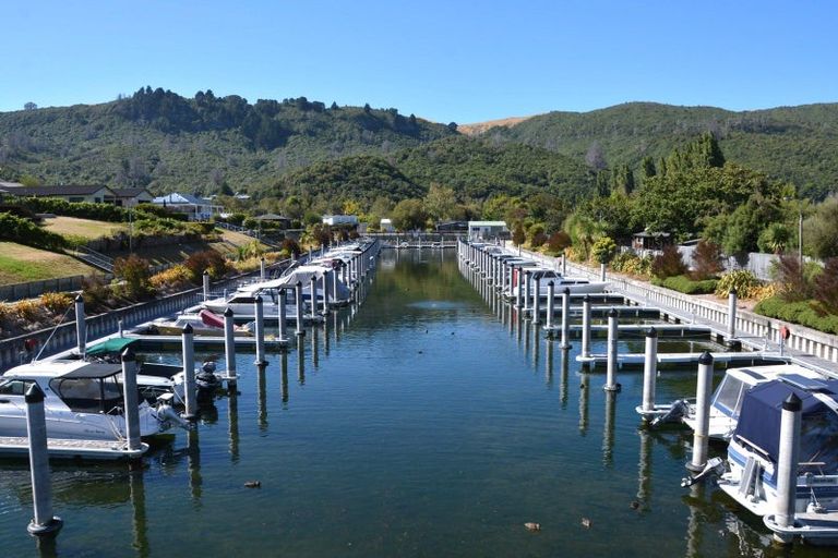 Photo of property in 26 Mata Place, Kinloch, Taupo, 3377