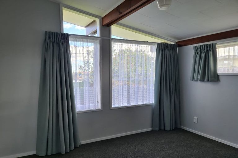 Photo of property in 2 Drury Street, Cloverlea, Palmerston North, 4412