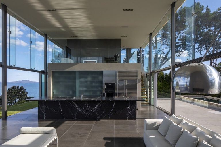 Photo of property in 76 Cliff Road, Torbay, Auckland, 0630