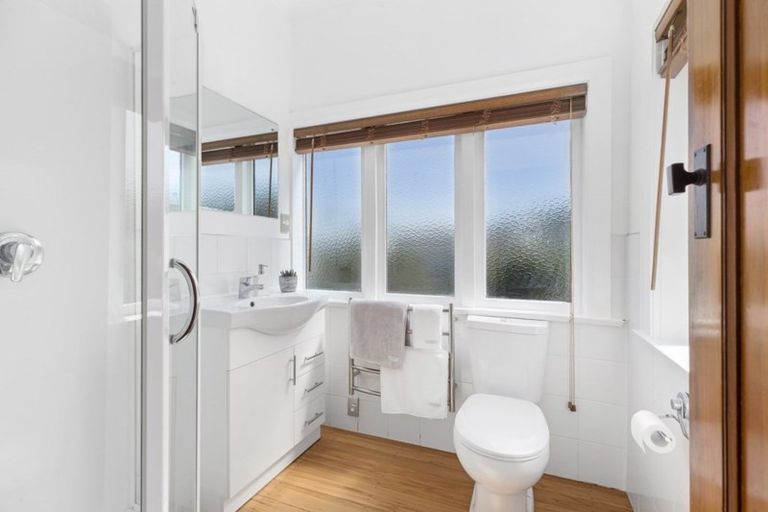 Photo of property in 21 Cavendish Square, Strathmore Park, Wellington, 6022