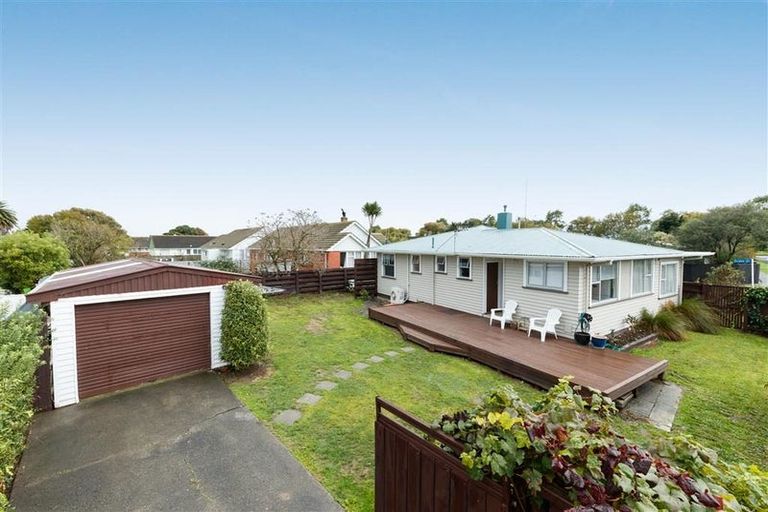 Photo of property in 10 Cavendish Crescent, Awapuni, Palmerston North, 4412