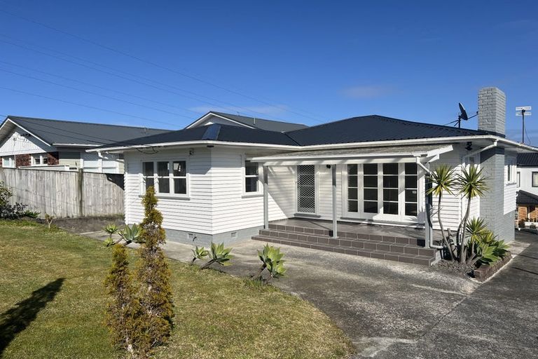 Photo of property in 61 Oakdale Road, Mount Roskill, Auckland, 1041