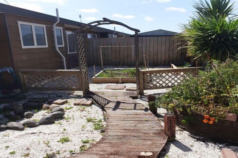 Photo of property in 3/15 O'sullivan Place, Waiuku, 2123