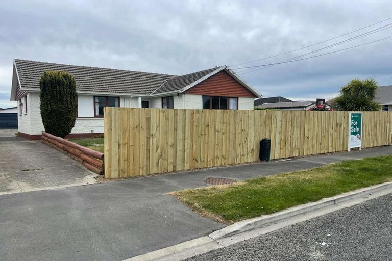 Photo of property in 6 Portchester Street, Aranui, Christchurch, 8061